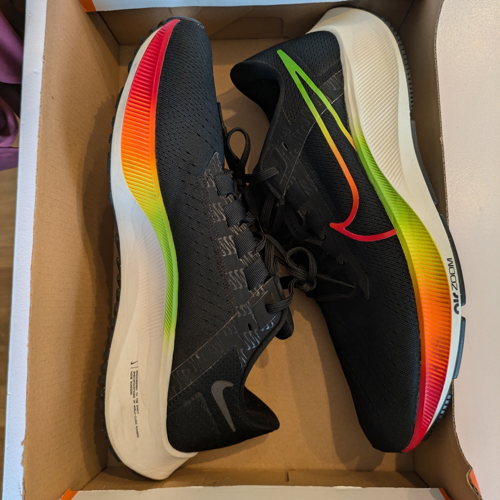 Nike Black Pegasus Men's 9 Women's 10.5